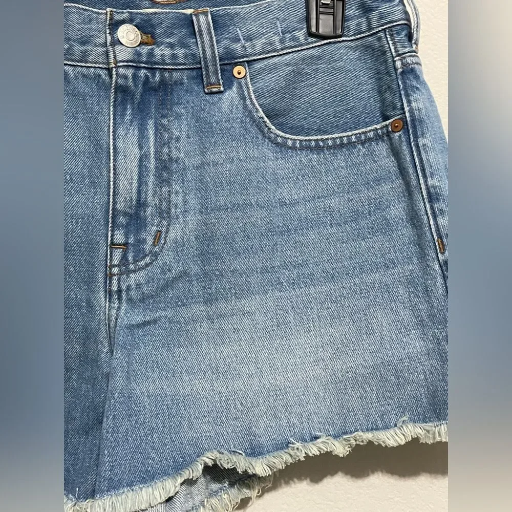 Madewell Relaxed Mid-Length Denim Shorts in Bonavie Wash Raw-Hem Edition Size 28